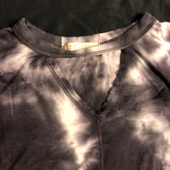 Crop top - Picture 2 of 4